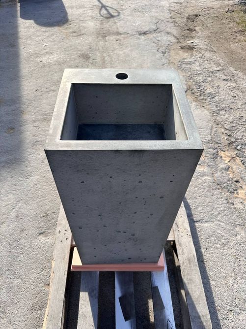 Раковина из бетона "ТУМБА" 400*400 со смесителем